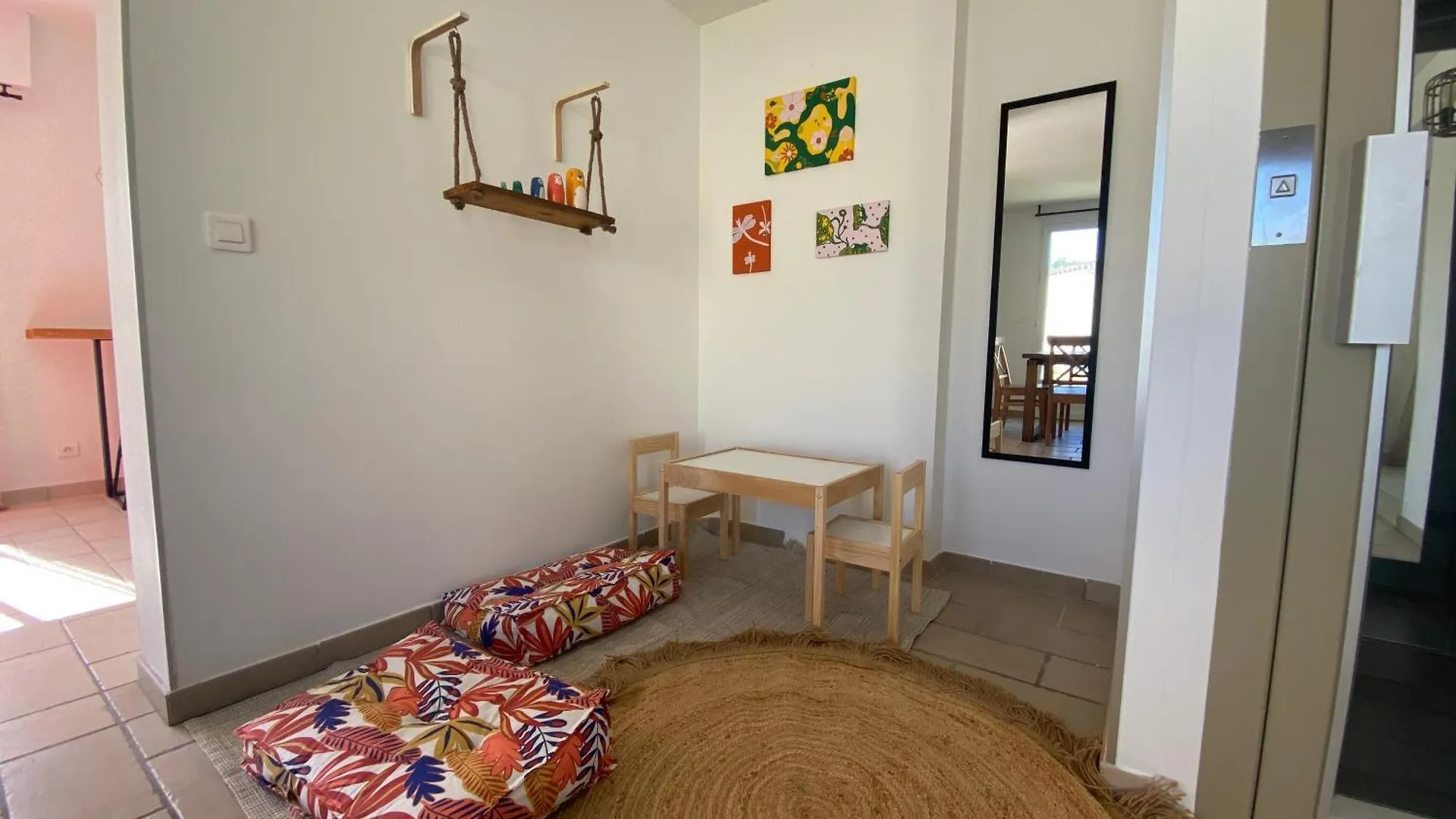 Holiday home La Maison En Couleurs A 10 Min D'Avignon,3 Etoiles Vedene France