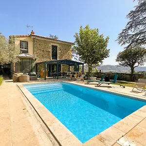gite-au-chat-bucheron.hotels-rhonealpes.com/