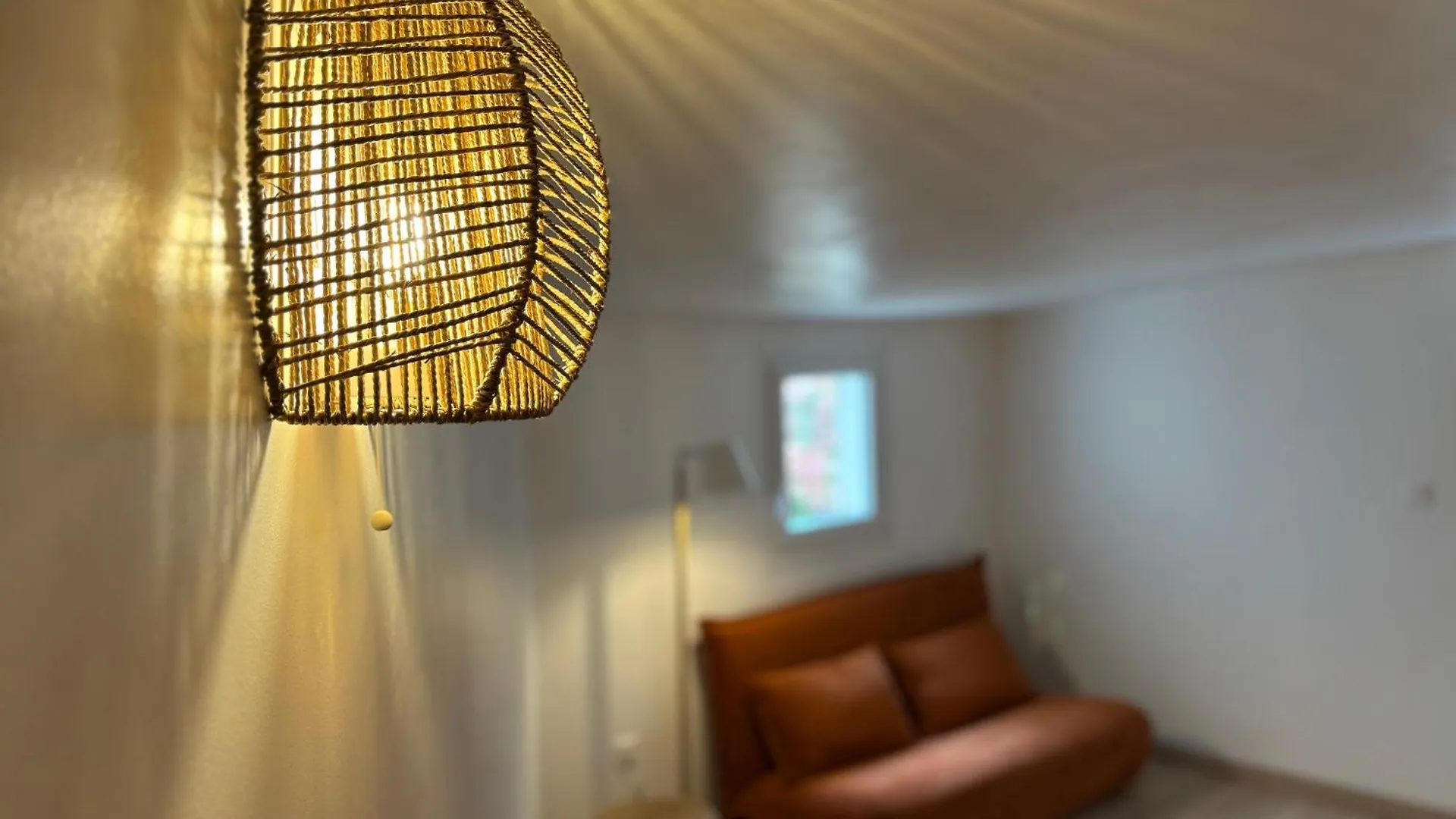Дом отдыха La Maison En Couleurs A 10 Min D'Avignon,3 Etoiles Веден